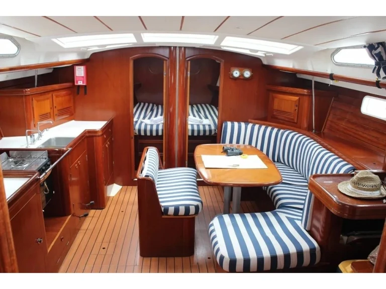 Alquiler de barcos Gouviá barato de Oceanis 473