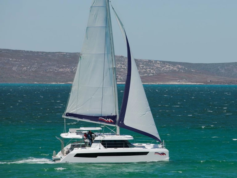 Leopard Leopard 42 de alquiler a El Pireo