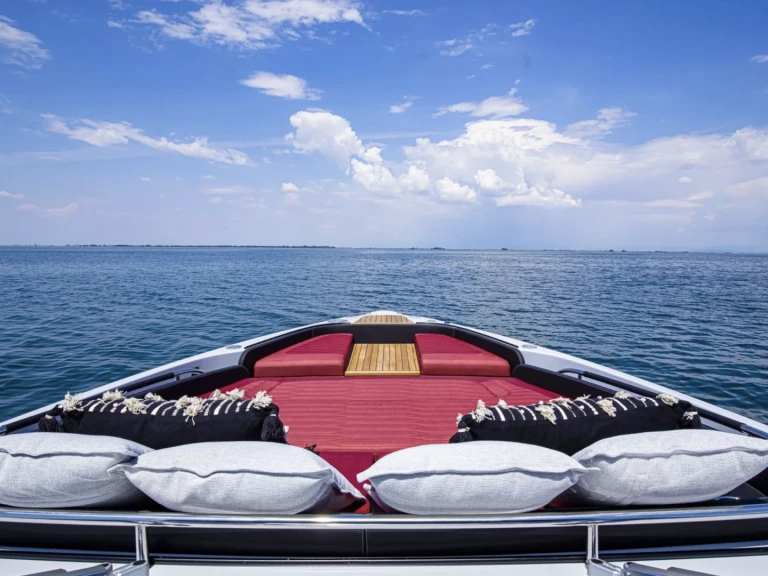 Alquiler de barcos Saint-Tropez barato de Pershing 90