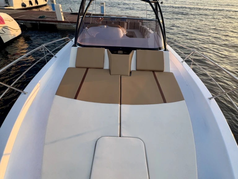 Alquiler de embarcaciones Saver Saver 330 WA enSiracusa en Samboat