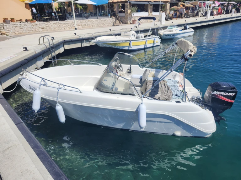 Quicksilver Activ 505 Open de alquiler a L'Estaque