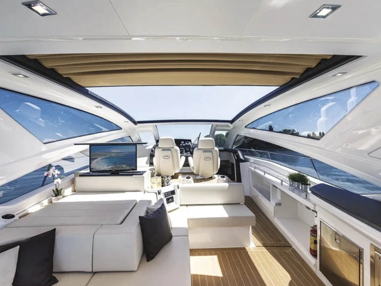 Alquiler de barcos Saint-Tropez barato de Cranchi 60 ST