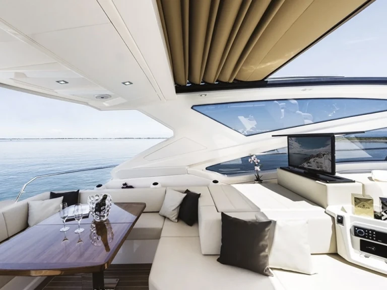 Alquiler de Yate de lujo, con o sin patrón Cranchi Saint-Tropez