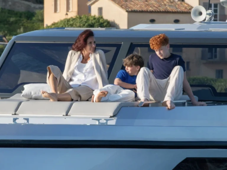 Alquiler de Yate de lujo, con o sin patrón Santasevera Saint-Tropez