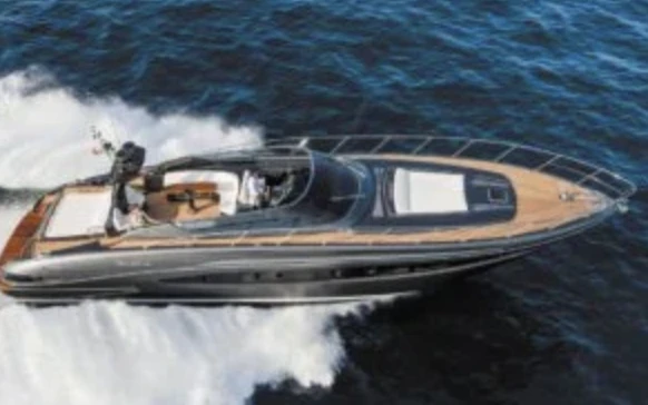 Alquiler de Riva Riva 68' en Saint-Tropez