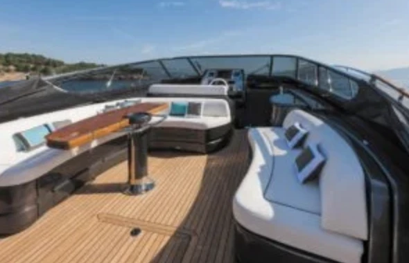 Alquiler de barcos Saint-Tropez barato de Riva 68'