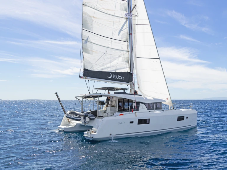 Catamarán para alquilar Paros (Isla) al mejor precio
