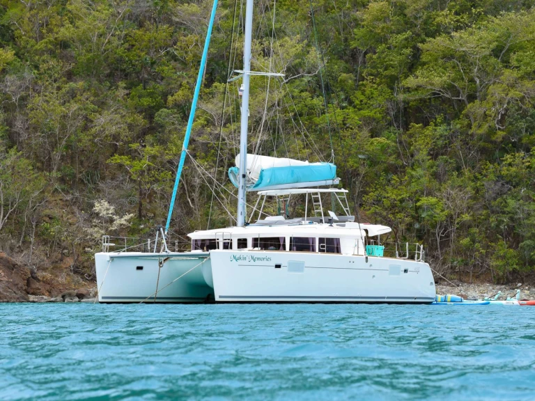 Alquiler Yate de lujo Lagoon con o sin  título de navegación