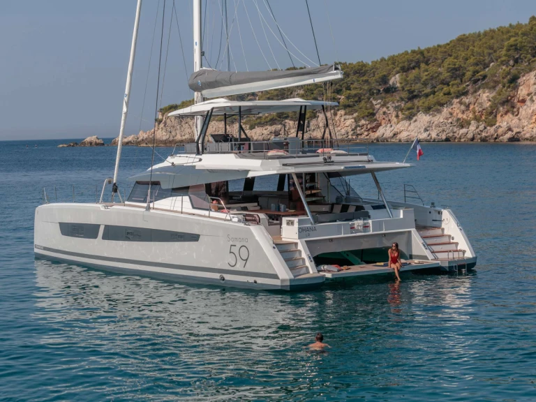 Alquiler Yate de lujo Fountaine Pajot con o sin  título de navegación