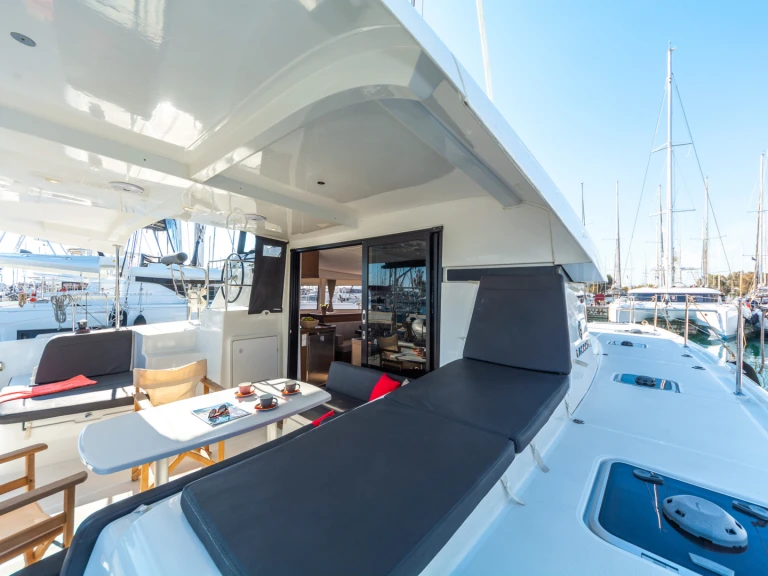 Catamarán para alquilar Paros (Isla) al mejor precio