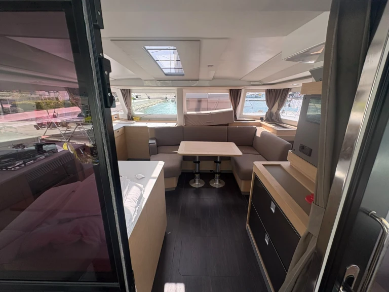 Alquiler de Catamarán, con o sin patrón Fountaine Pajot Trogir