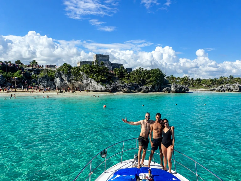 Custom Made custom de alquiler a Puerto Aventuras