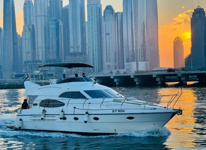 Alquiler de Al Shaali Marine AS 50 en Dubai Marina