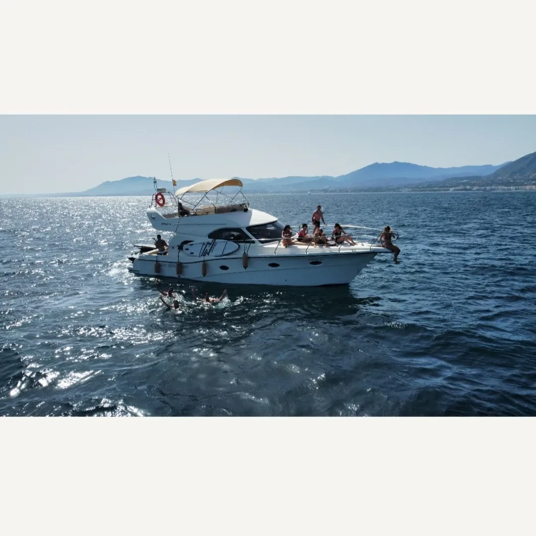 Yate con jet sky