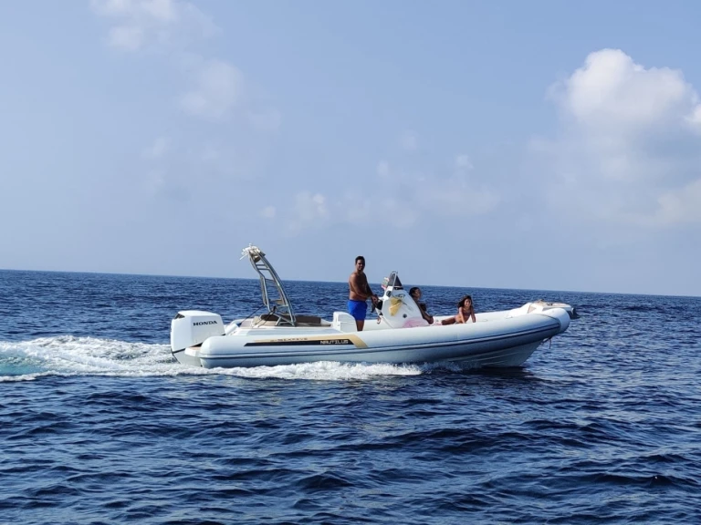 Alquiler de Neumática, con o sin patrón Nautilus Villaggio San Teodoro