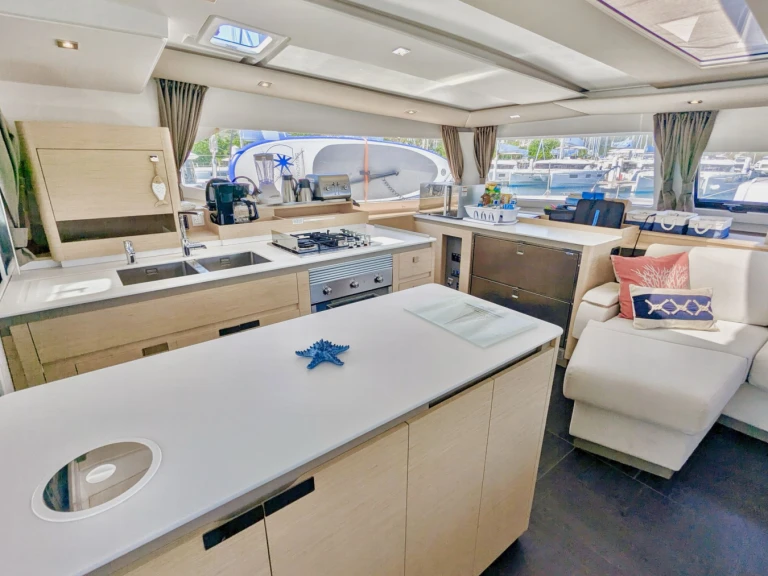 Alquiler de Yate de lujo, con o sin patrón Fountaine Pajot Frenchman's Cay