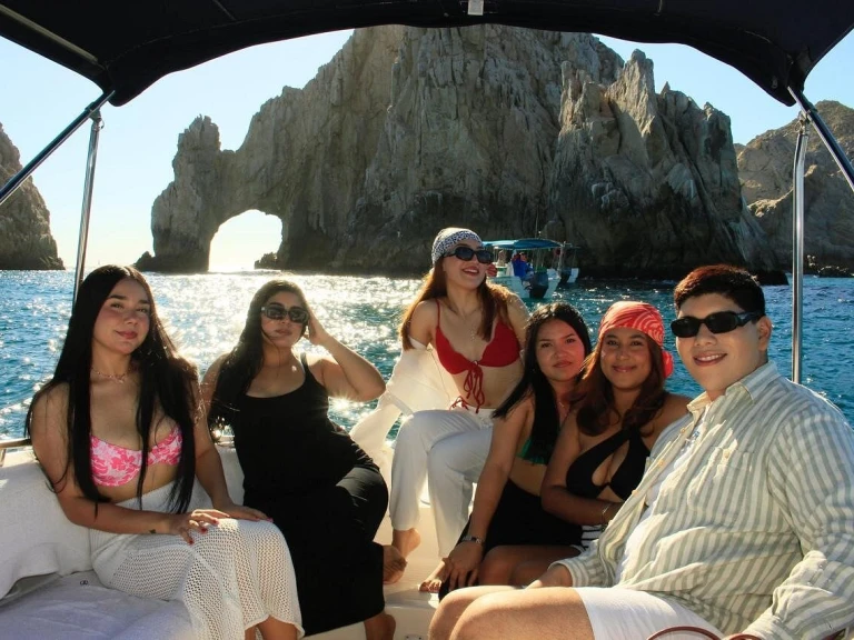 Alquiler de barcos Cabo San Lucas barato de custom