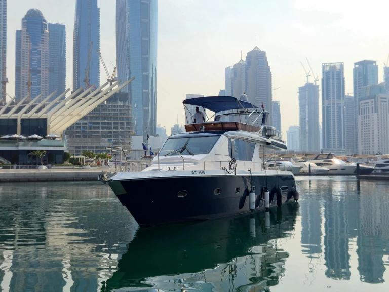 Custom Made custom de alquiler a Dubai Marina