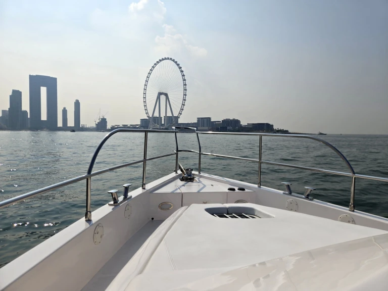 Alquiler de barcos Dubai Marina barato de custom