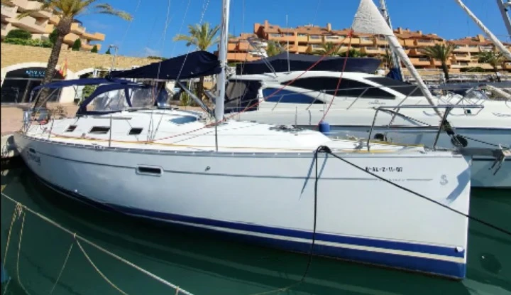 Alquiler de Velero, con o sin patrón Bénéteau Puerto Sotogrande