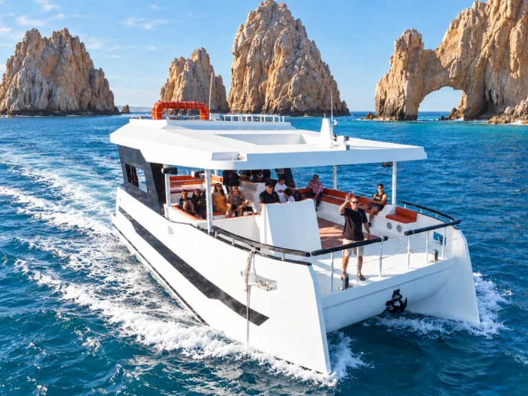 Alquiler Catamarán en Cabo San Lucas - Custom Made custom