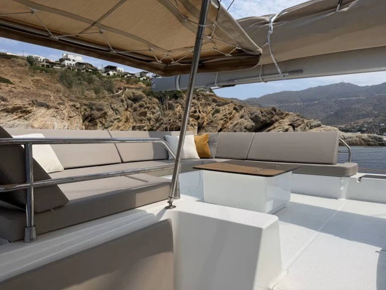 Alquiler de Fountaine Pajot Aura 51 en Álimos