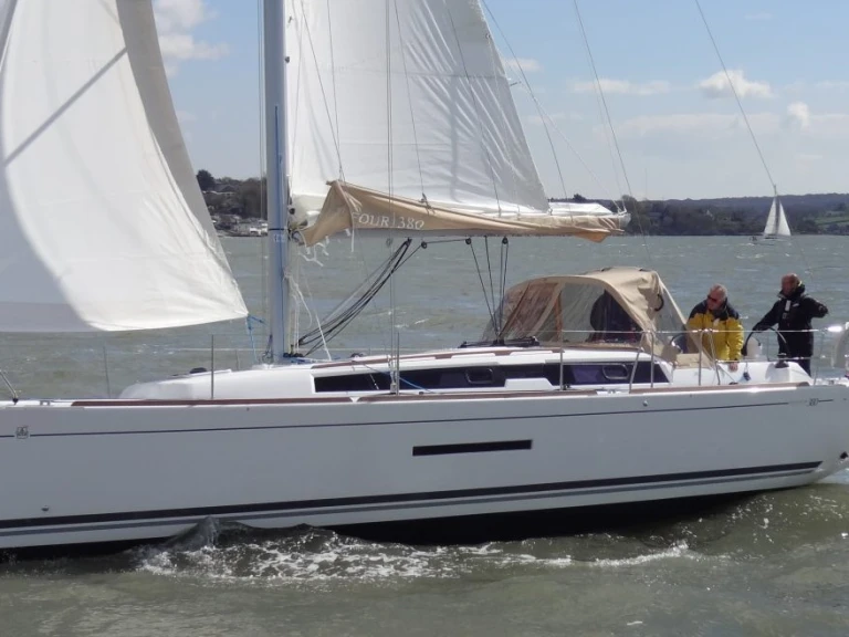 Alquiler de Velero, con o sin patrón Dufour Hamble-le-Rice