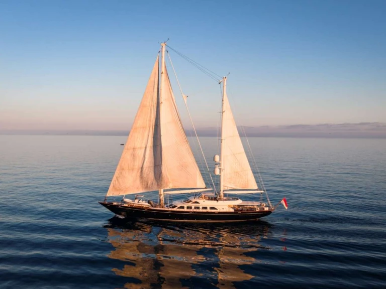 Alquiler de Yate de lujo, con o sin patrón Perini Navi Nápoles
