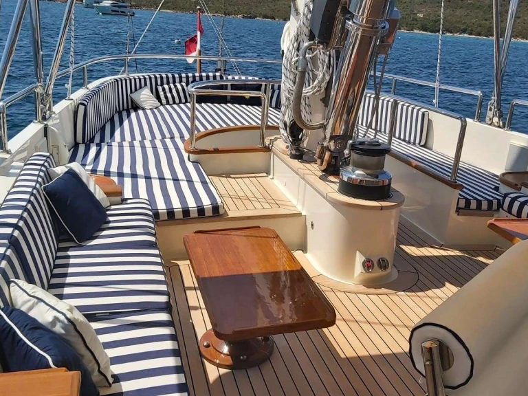 Alquiler Yate de lujo Perini Navi con o sin  título de navegación