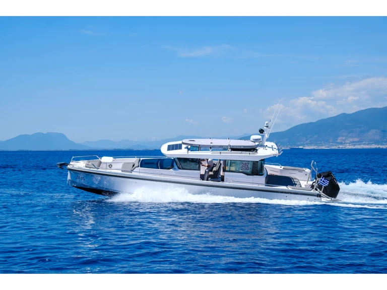 Axopar Axopar 37 XC Cross Cabin de alquiler a Pýlos