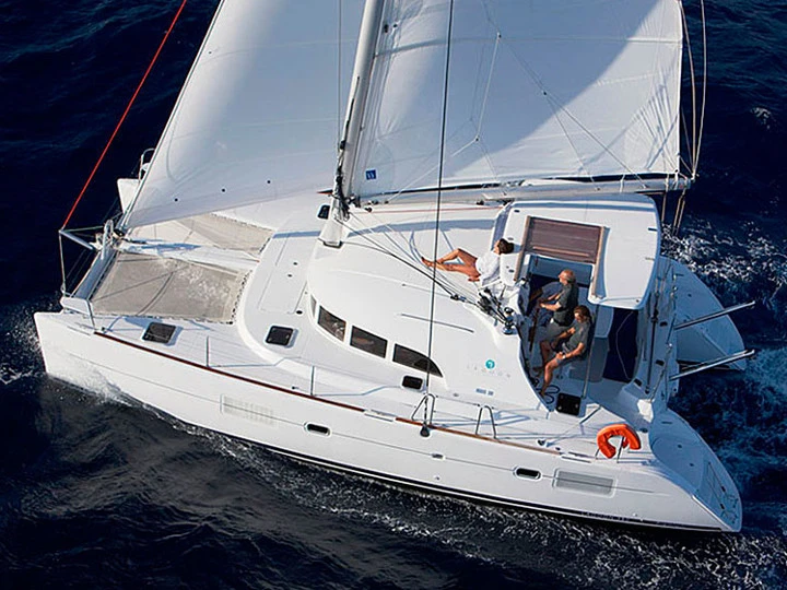 Alquiler Catamarán Lagoon con o sin  título de navegación
