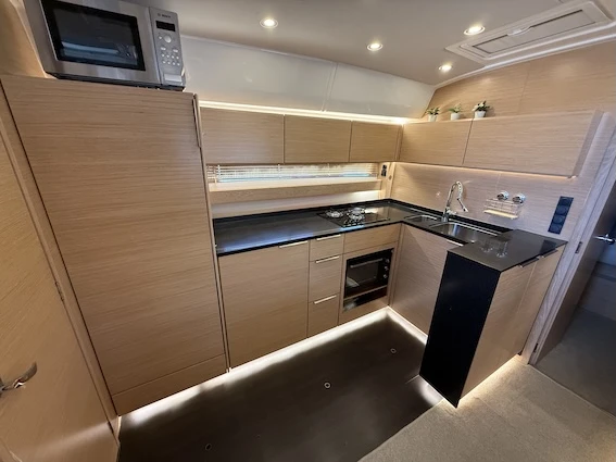 Alquiler de Bavaria Bavaria S45 HT en Komolac