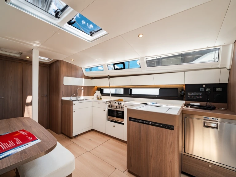 Alquiler de embarcaciones Jeanneau Sun Odyssey 455 enRhodes (Ciudad) en Samboat