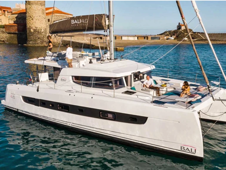 Alquiler Catamarán Bali con o sin  título de navegación