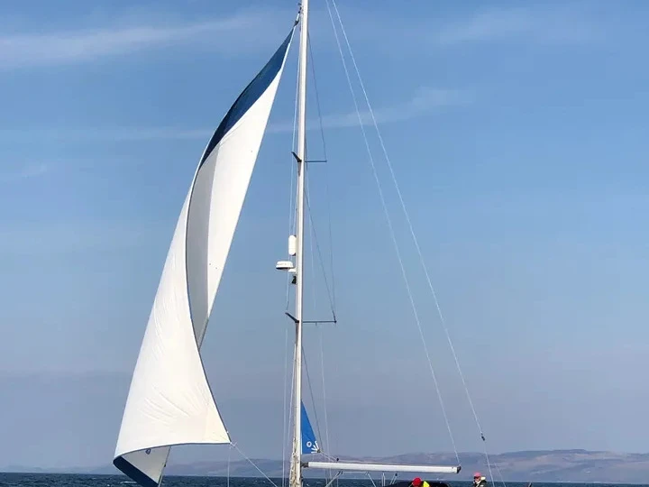 Bavaria 42ft de alquiler a Oban
