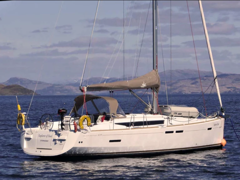 Alquiler de embarcaciones Jeanneau Sun Odyssey 439 enOban en Samboat