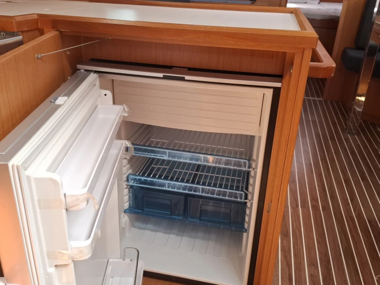 Alquiler de Bavaria Bavaria C42 en Lefkáda