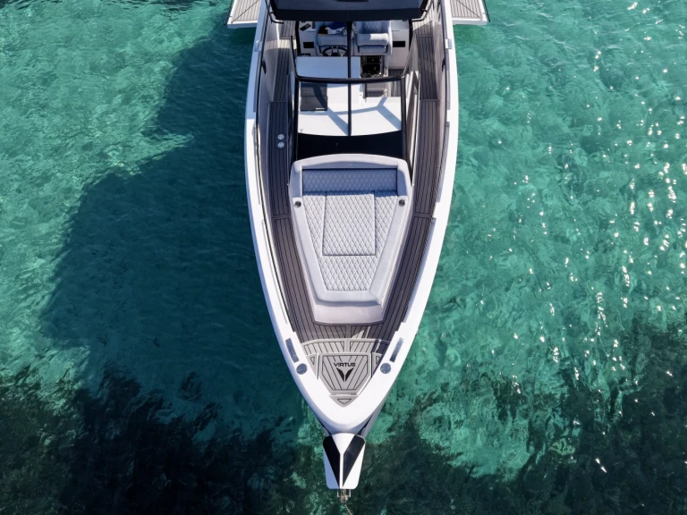 Virtue Yacht V10 Top de alquiler a Cannigione