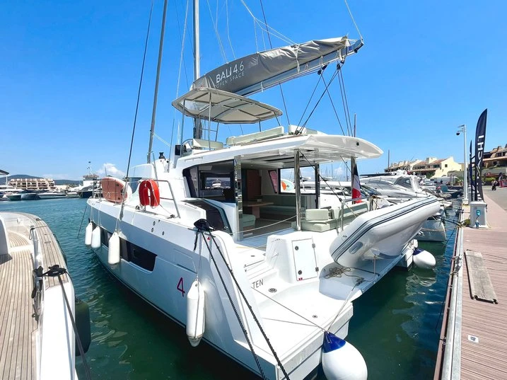 Alquiler Catamarán Bali con o sin  título de navegación