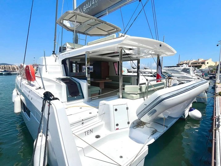 Catamarán para alquilar Hyères al mejor precio