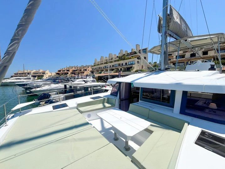 Alquiler de barcos Hyères barato de Bali 4.6