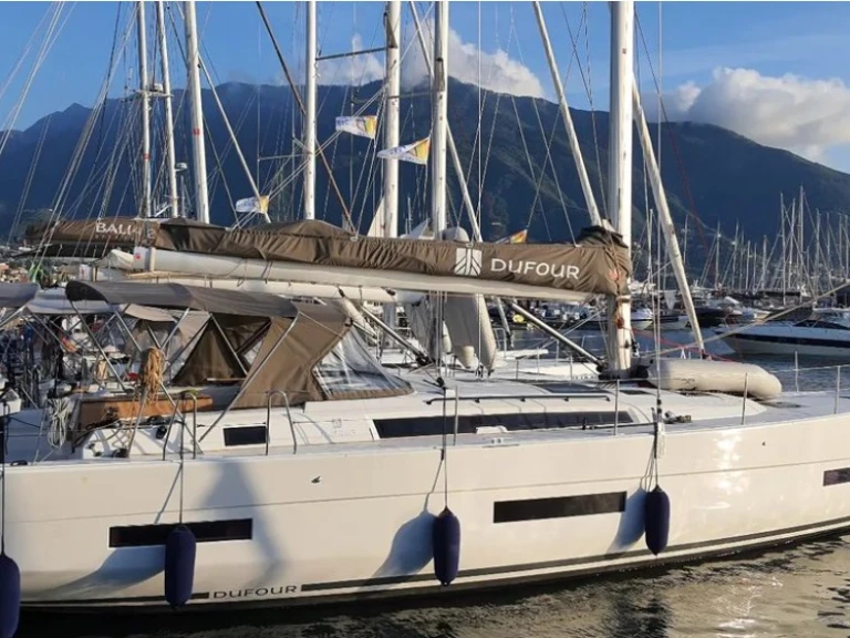 Velero para alquilar Olbia al mejor precio