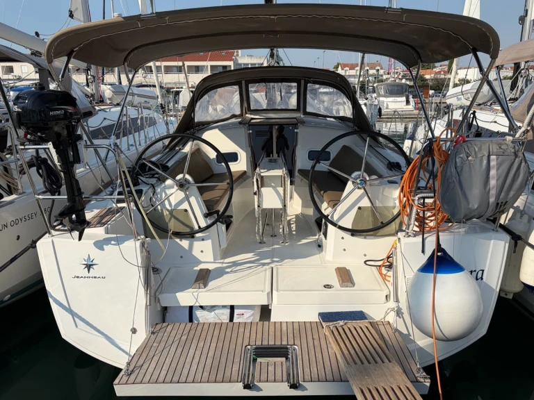 Velero para alquilar Split al mejor precio