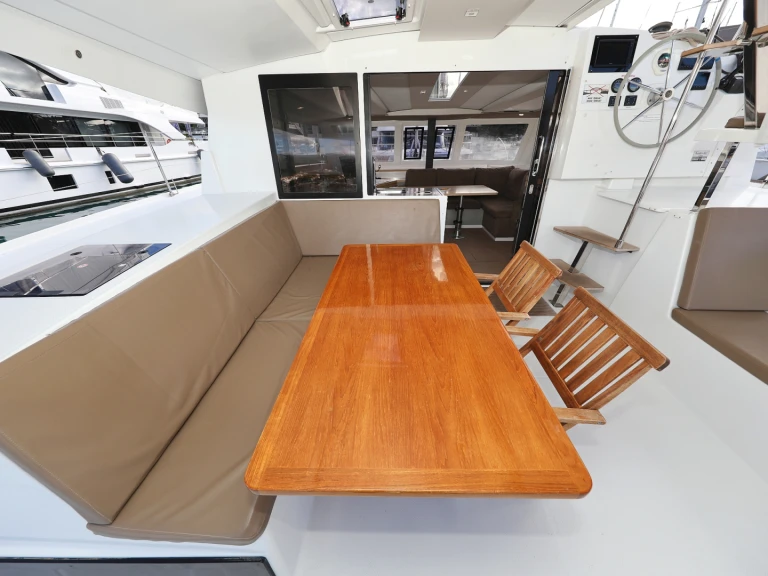 Fountaine Pajot Lucia 40 de alquiler a Trogir