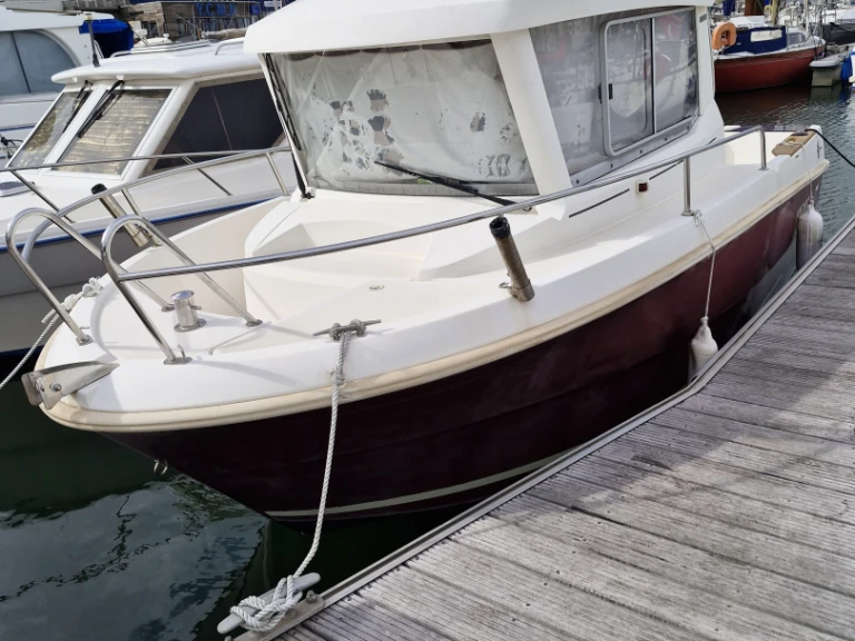 Alquiler de Jeanneau Merry Fisher 6 Marlin en Dunkerque