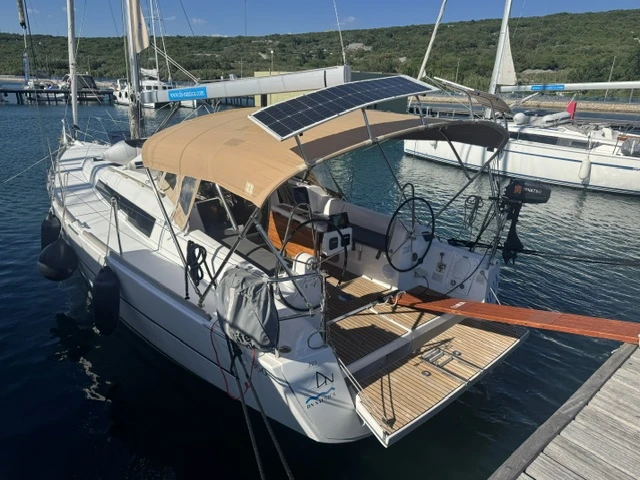 Alquiler de Dufour Dufour 350 Grand Large en Punat