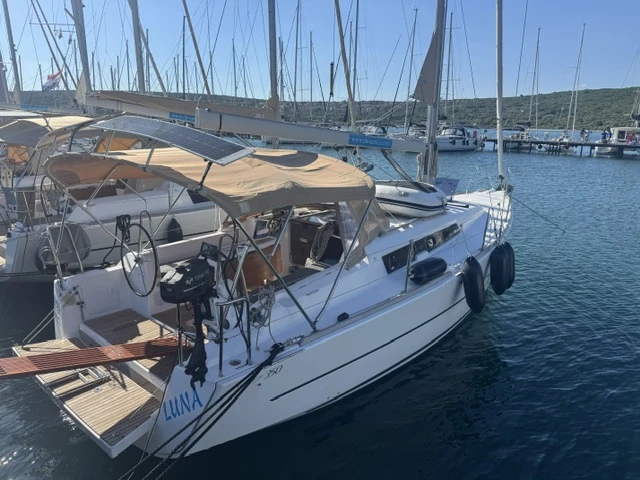 Alquiler de barcos Punat barato de Dufour 350 Grand Large