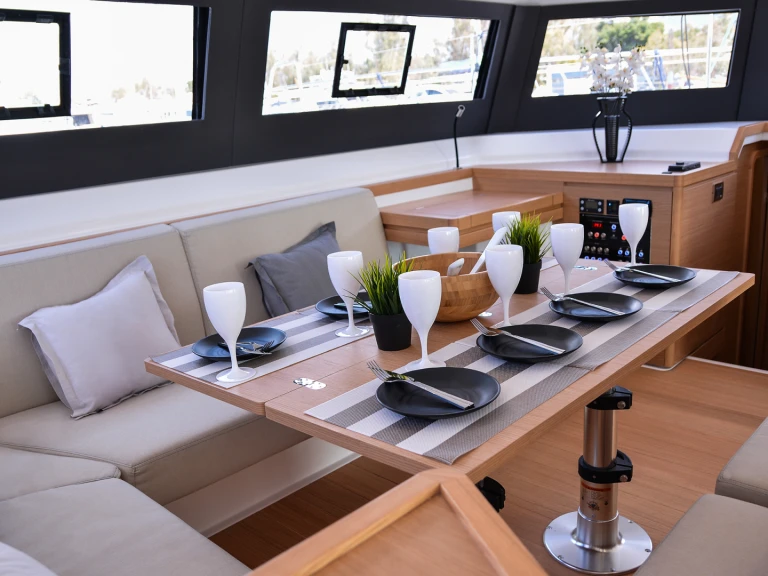 Catamarán para alquilar Paros (Isla) al mejor precio