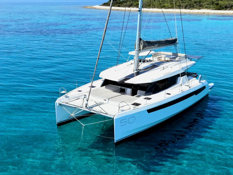 Alquiler de Leopard Catamarans / Robertson & Caine Leopard 50 - 5 + 1 cab en Rogoznica