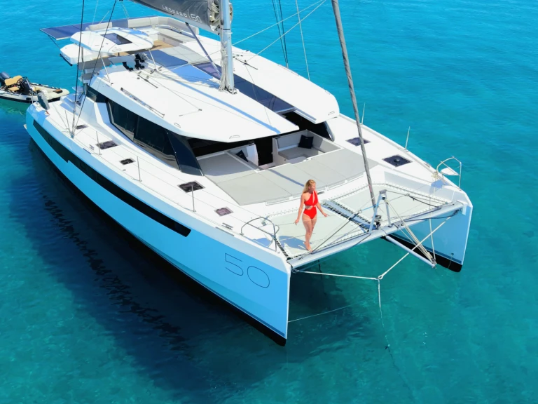 Alquiler de embarcaciones Leopard Catamarans / Robertson & Caine Leopard 50 - 5 + 1 cab enRogoznica en Samboat